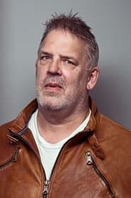 Jack Wouterse as Bennie