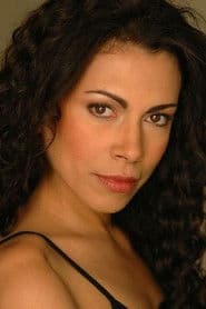 Daniela Lavender as Ruth
