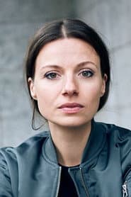 Julia Hartmann as Sandra Vorndran