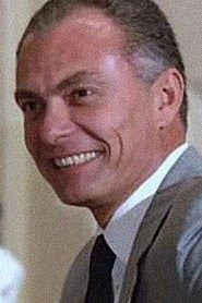 Youssef Fawzy as المحامي