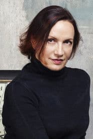 Maddalena Crippa as Lisa Sole