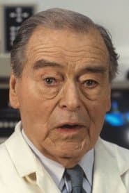 Sebastian Shaw as Edmund Davey