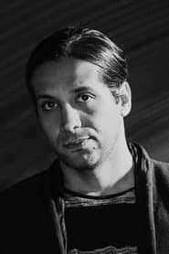 Amir Escandari as Darian