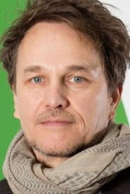 Christopher Roth as Georg