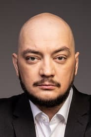 Roman Yunusov as Максим