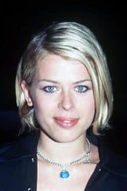 Amanda de Cadenet as Sarah Easton