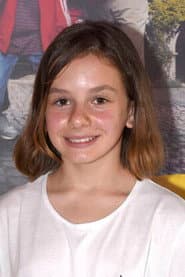 Stella Brückner as Laura