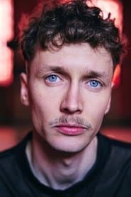 Julius Feldmeier as Edmond