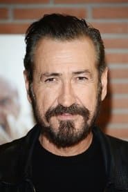 Marco Giallini as Maurizio