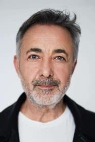 Mehmet Aslantuğ as Kerem