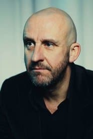 Tom van Dyck as Glenn Crombez