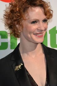 Minna Haapkylä as Iiris Vaara