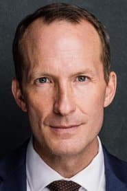 Ian Lyons as Police Lieutenant