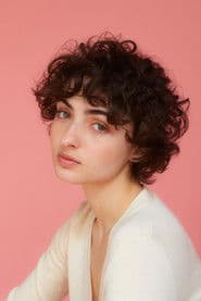 Tecla Insolia as Giulia