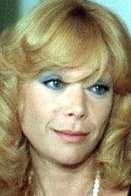 Evelyne Ker as La Mère