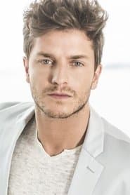 Klebber Toledo as Max