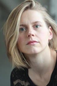 Chloé Berthier as Anne