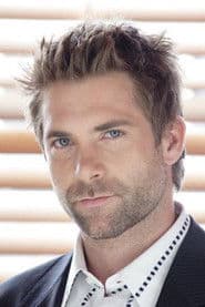 Chris Kramer as Gus Sutton