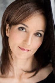 Michelle Brezinski as Beth Cordry