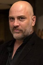 Paulo Tiefenthaler as Wanderley