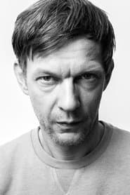 Sebastian Rudolph as GeGe Müller