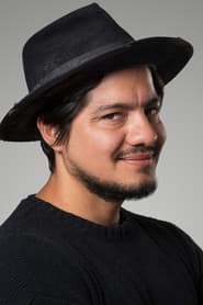 Leynar Gomez as Tomas