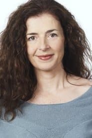 Mercè Pons as Girlfriend