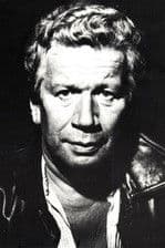 Heinz Reincke as Dr. Robert Uthofft, gen. Nichtraucher