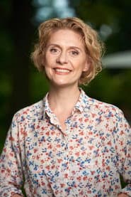 Kateryna Kisten as Russian Mother 1