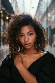 Manon Bresch as Maia Cadière