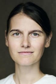 Malou Reymann as Bente Askjær