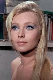 Dyanik Zurakowska as Srta. Hoven
