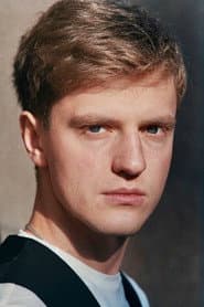 Denis Nurulin as Richard Oakdell