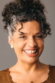 Larissa Siqueira as Luiza