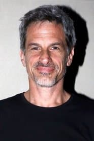 Rafael Ferro as Fiscal Roger