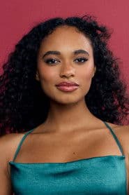 Chandler Kinney as Willa