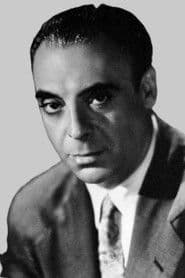 Manuel Luna as El abuelo Sebastián