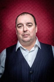 Julián Valcárcel as Pedro