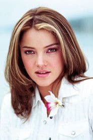 Sara Maldonado as Lucia