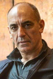 Mauricio Dayub as Quique