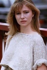 Andrea Guzon as Leonora / Ursula