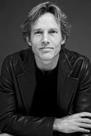 Erik Koningsberger as Dennis