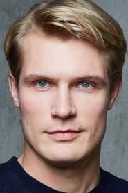 Kirill Zaytsev as Lionel Savignac
