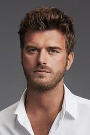 Kıvanç Tatlıtuğ as Yusuf