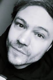 Alan Aubert-Carlin as Sparrow (voice)