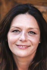 Estefanía de los Santos as Carmen