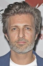 Jesús Olmedo as Emilio joven