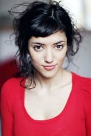 Vanessa Guide as Isabelle