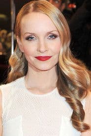 Janin Ullmann as Karla Bergmann