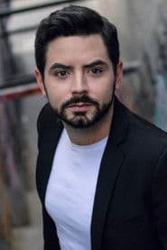José Eduardo Derbez as Molo